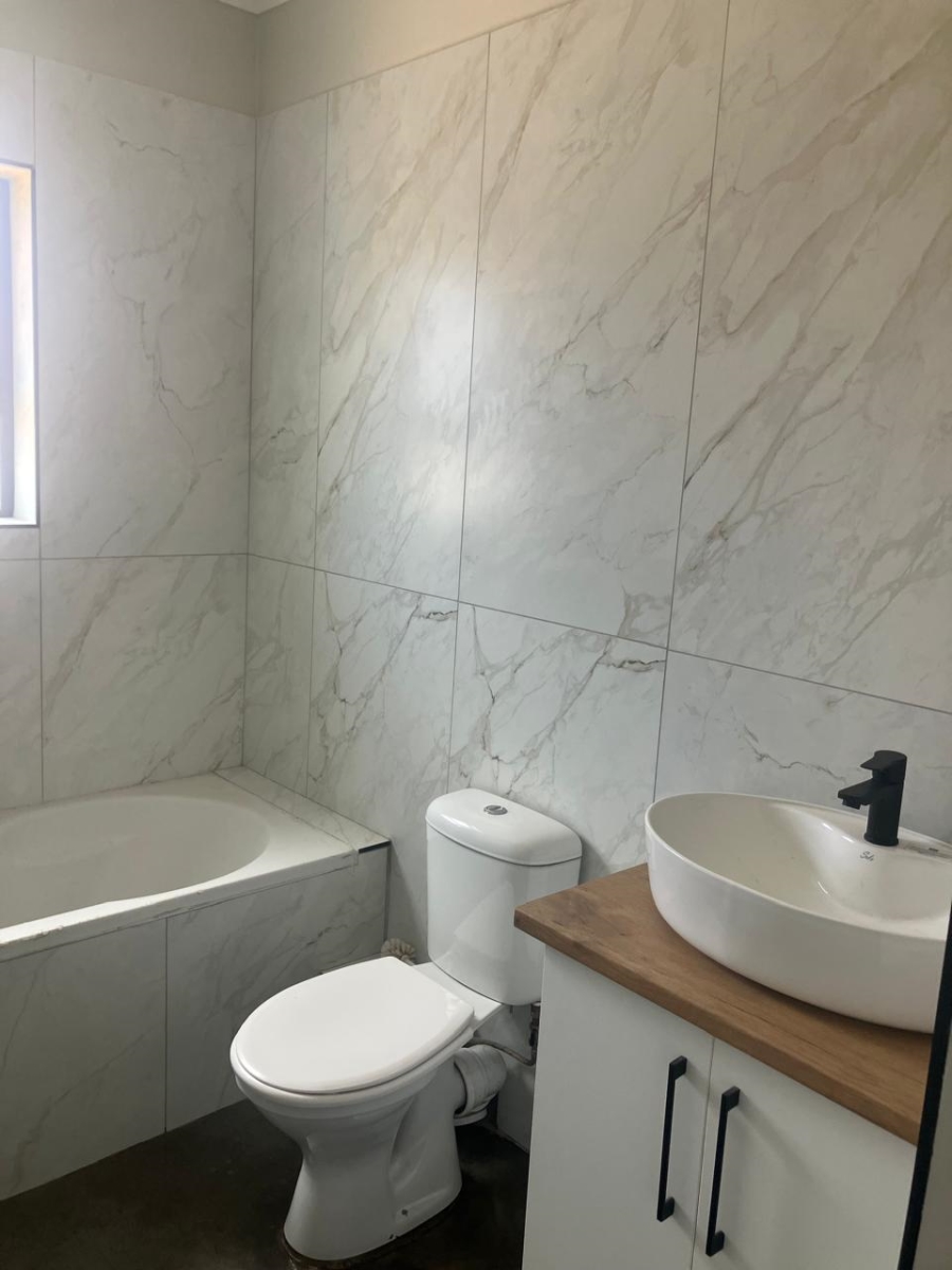 To Let 2 Bedroom Property for Rent in Windsor Park Eastern Cape